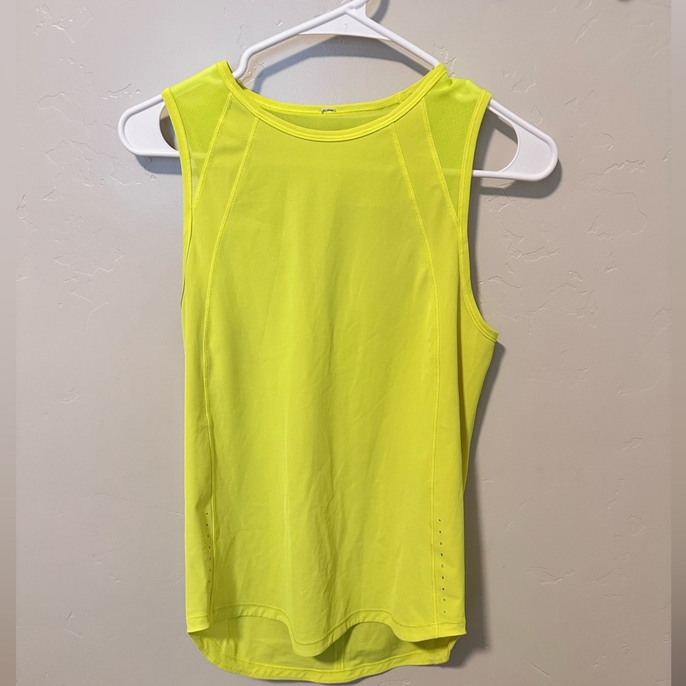 Lululemon size 4 Sculpt Tank Top back vent. Highlighter yellow color.